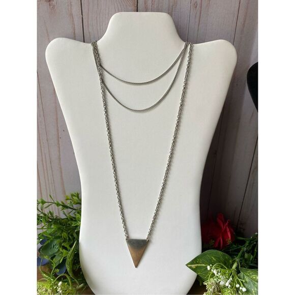 Three chain connected triangle necklace - Picture 6 of 10